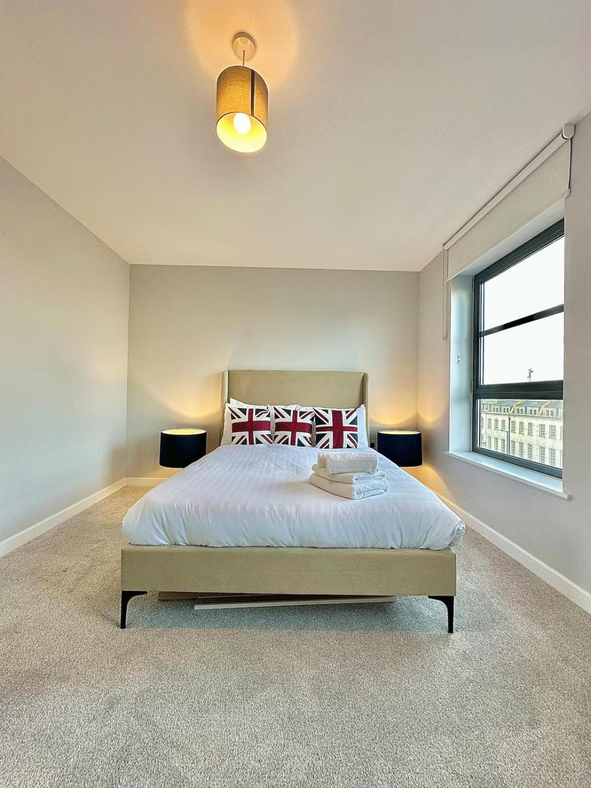 In Euston Apartment *